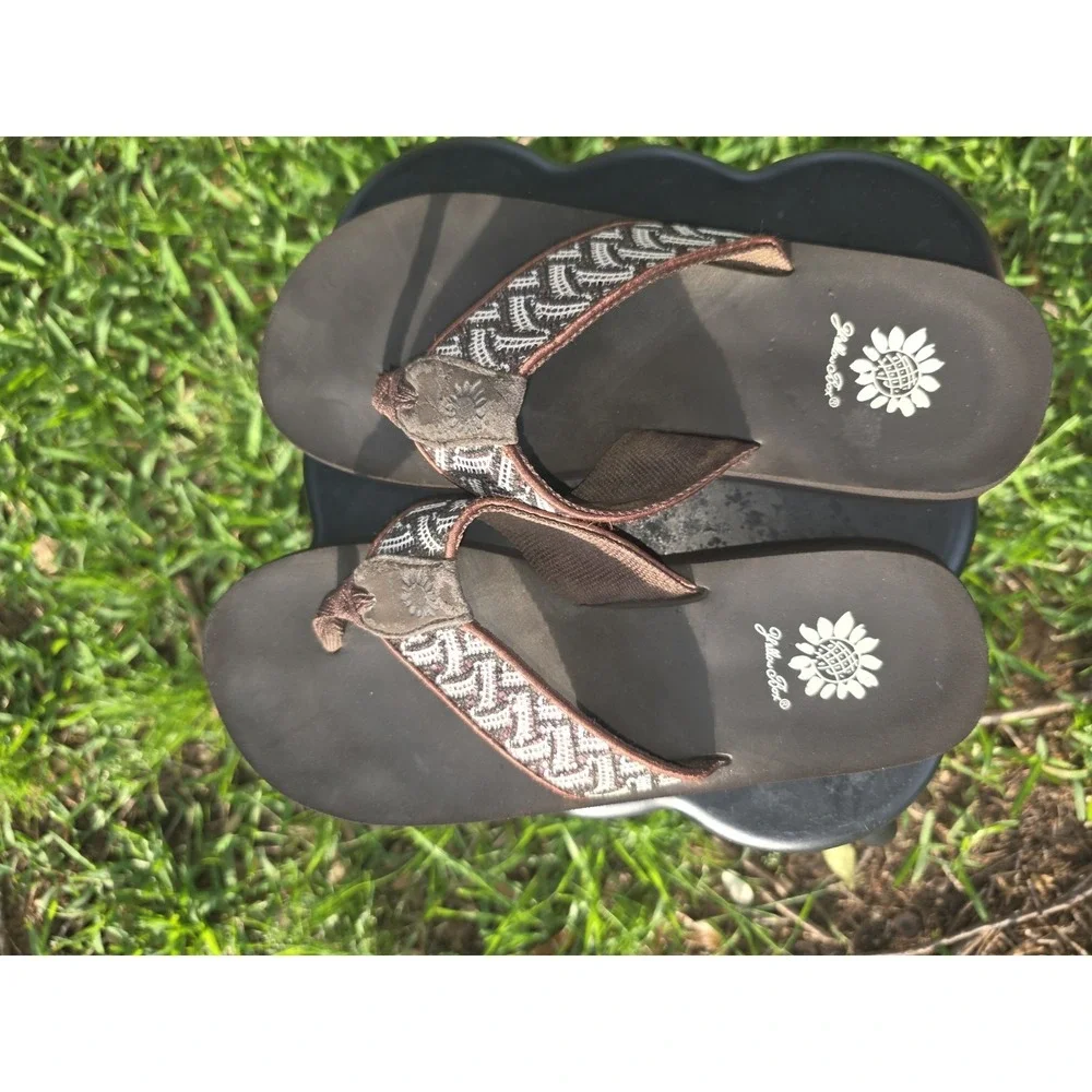 Yellow Box Flip Flops Brown Geometric Sequin Shiny Diagonal Wedge Sandals Pepper - Picture 8 of 9